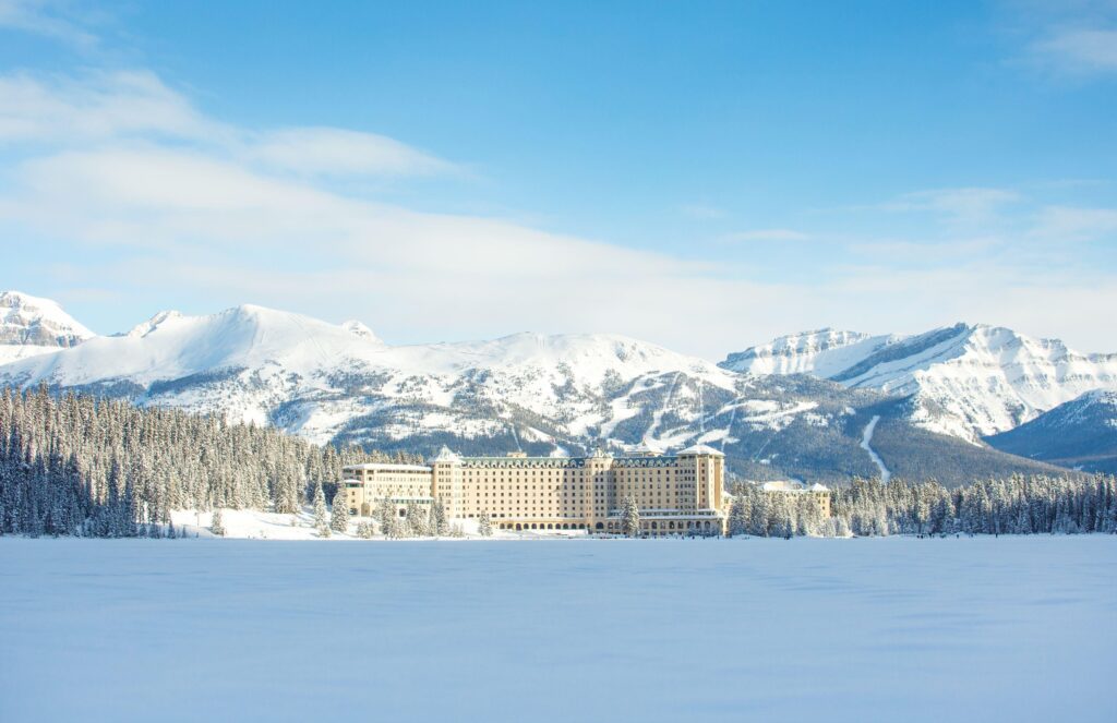 Fairmont_Chateau_Lake_Louise_Winter