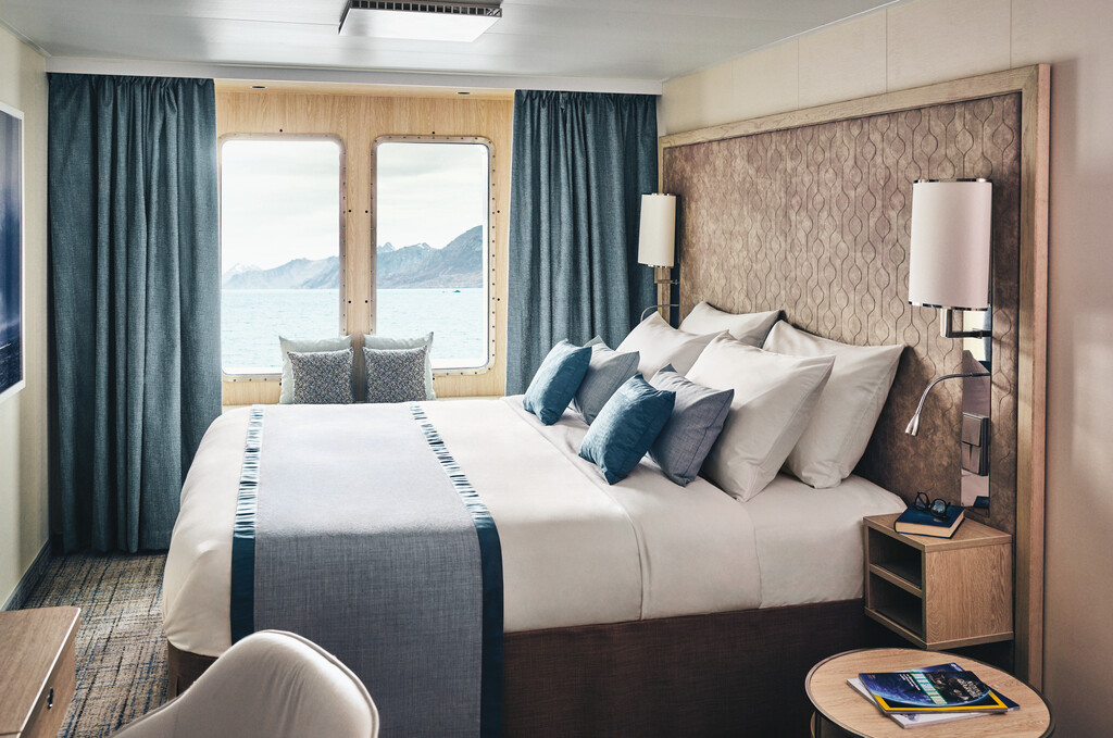 Medium RGB LEX Ship NG Endurance Resolution Cabin Cat 1 2 END0064