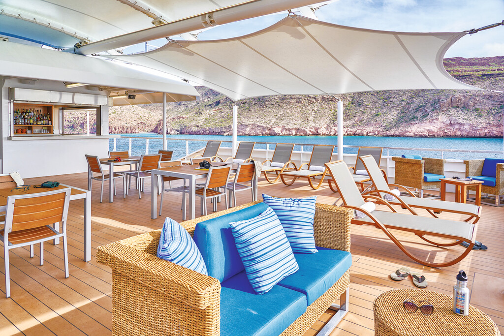 Medium RGB LEX Ship NG Quest Venture Exterior Sundeck MR035