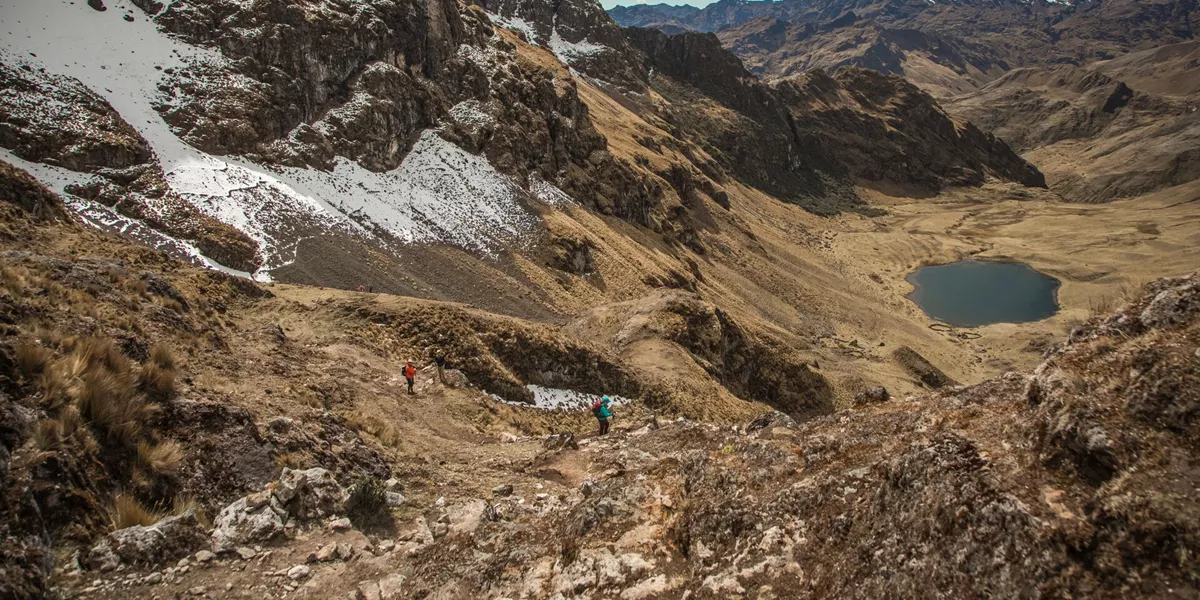 Valley with some trekkers