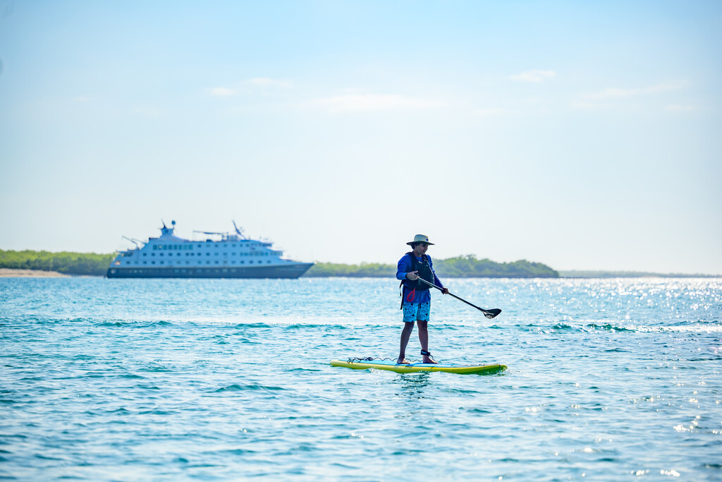 Medium RGB LEX Ecuador Galapagos Islands Ship NG Endeavour II Exterior KF EC24 084