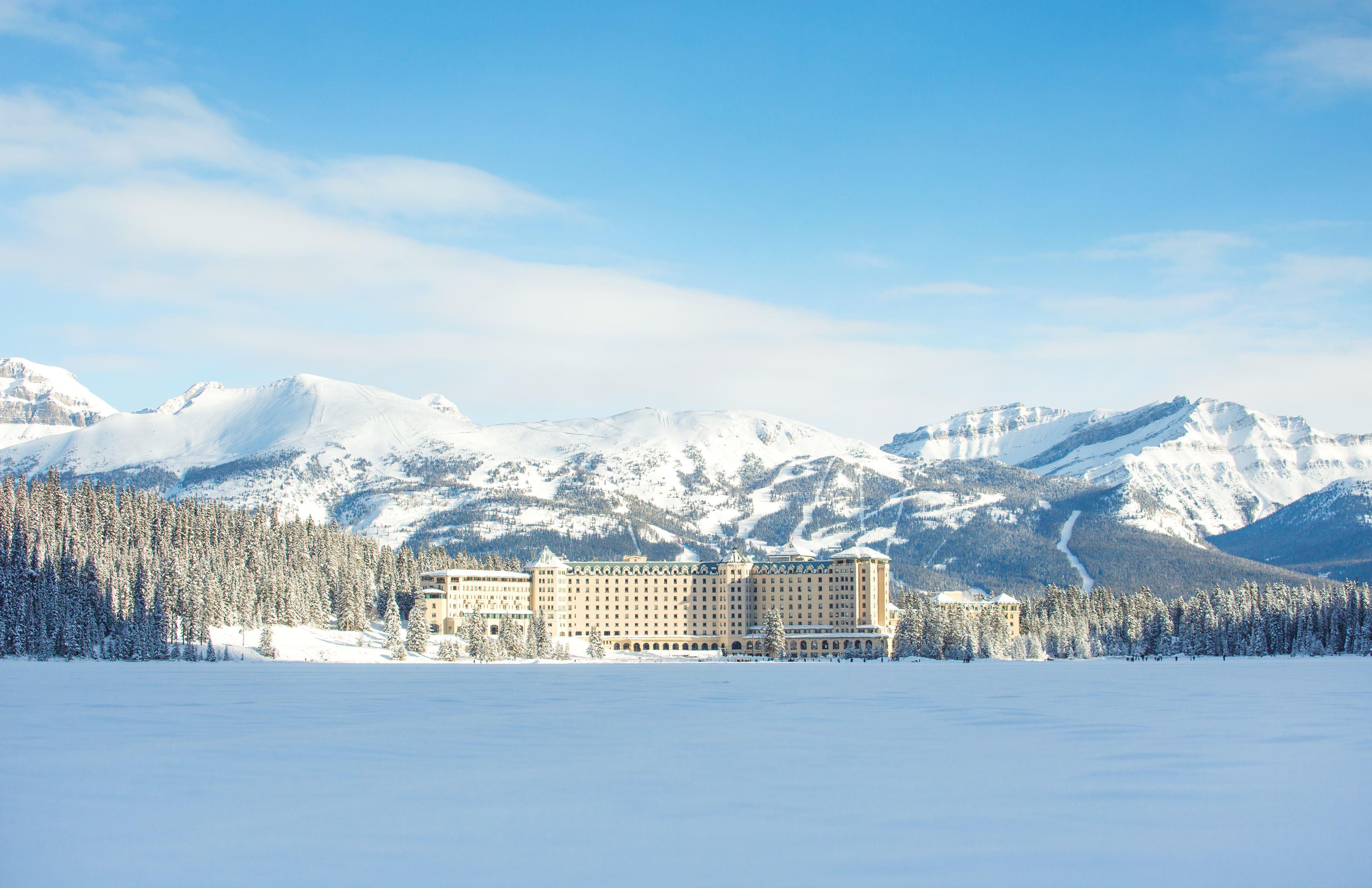 Fairmont Chateau Lake Louise Winter 1024717 High (2)
