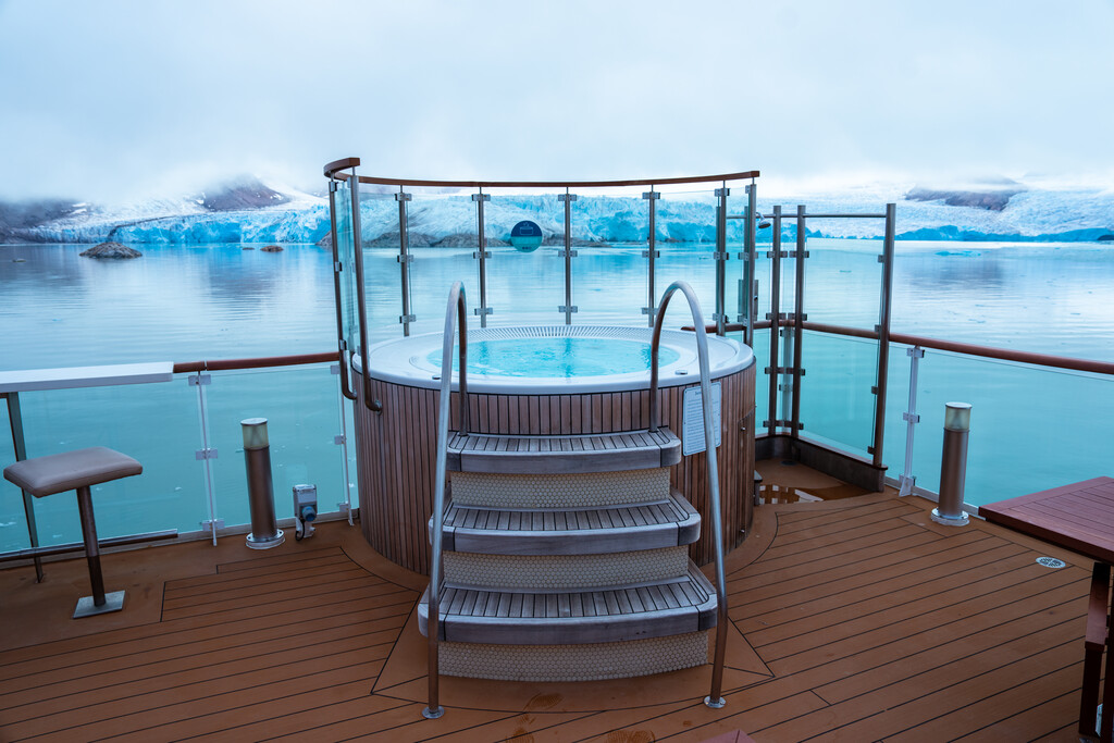 LEX Ship Greg Mortimer Exterior Jacuzzi GM036