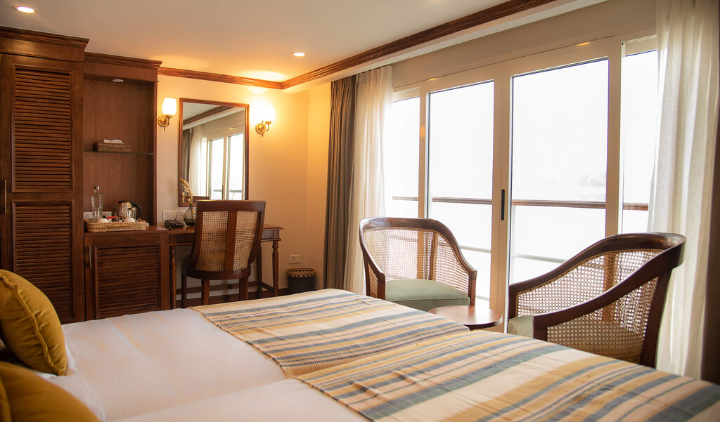 Medium RGB LEX Ship Charaidew II Interior Cabin Cat 1 2 8045